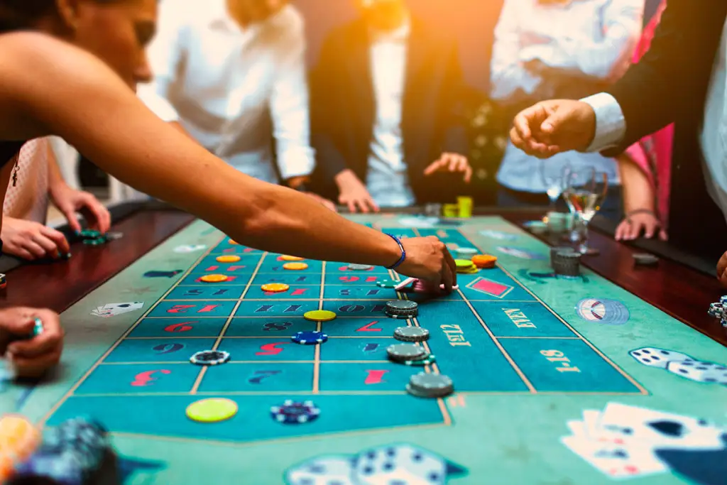 जोखिम और संभावित नुकसान जोखिम और संभावित नुकसान